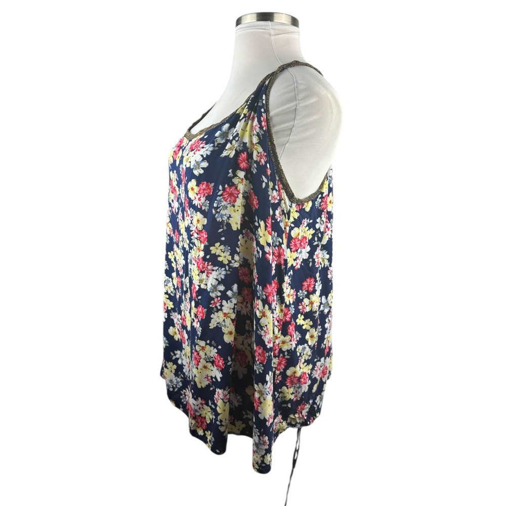 ✨2/$20 Torrid Lace Back Cami Top Navy Blue Multi-Colored Floral Plus Size 5 5X - Picture 12 of 16